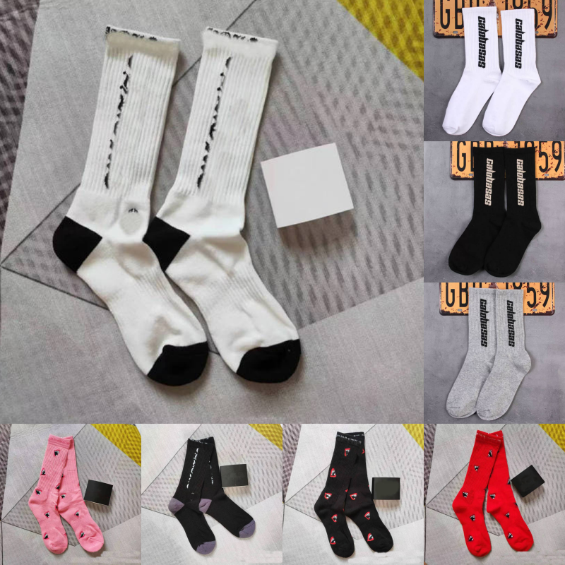 Y2K Lips Print Chaussettes hautes homme bandes rétro mode urbaine coton sport couple look décontracté