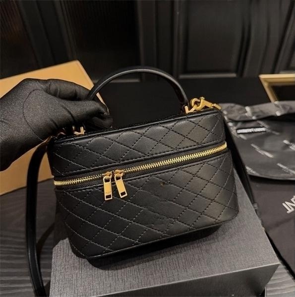 2026 New Designer Gaby Vanity Cosmetic Bag Highend Lambskin Diamond Quilted Toiletry Bags Large Capacity Portable Luxury Top Handle Crossbody Makeup