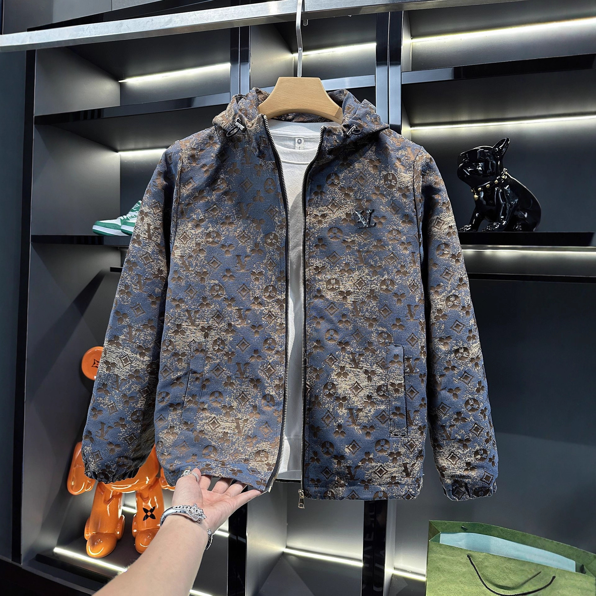 New DesignFashion 2026 European Gradient Haze Blue Silk Texture Autumn New Men 's Hooded Sweatshirt Jacket Vintage Trendy Fashion