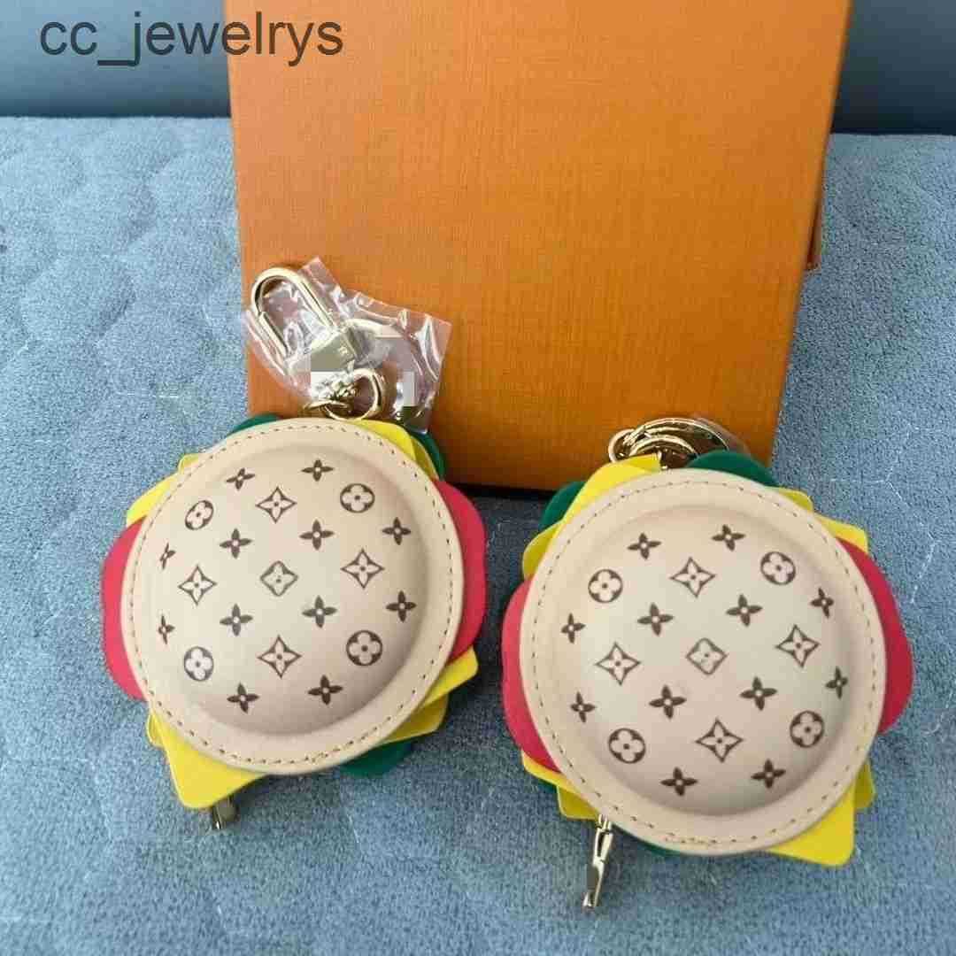 Unisex Bag Charm Keychains Fashion Hamburger Designer Keychain Classic Leather Keyrings for Women Mens Luxury Keychains
