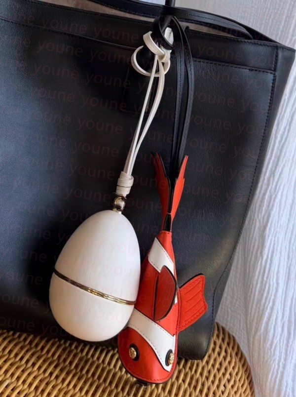 Coco Beach Designer Handmade Leather Clownfish Bag Charm Keychain Cute Fish Pendant for Handbag Car Key Ring Women Gift