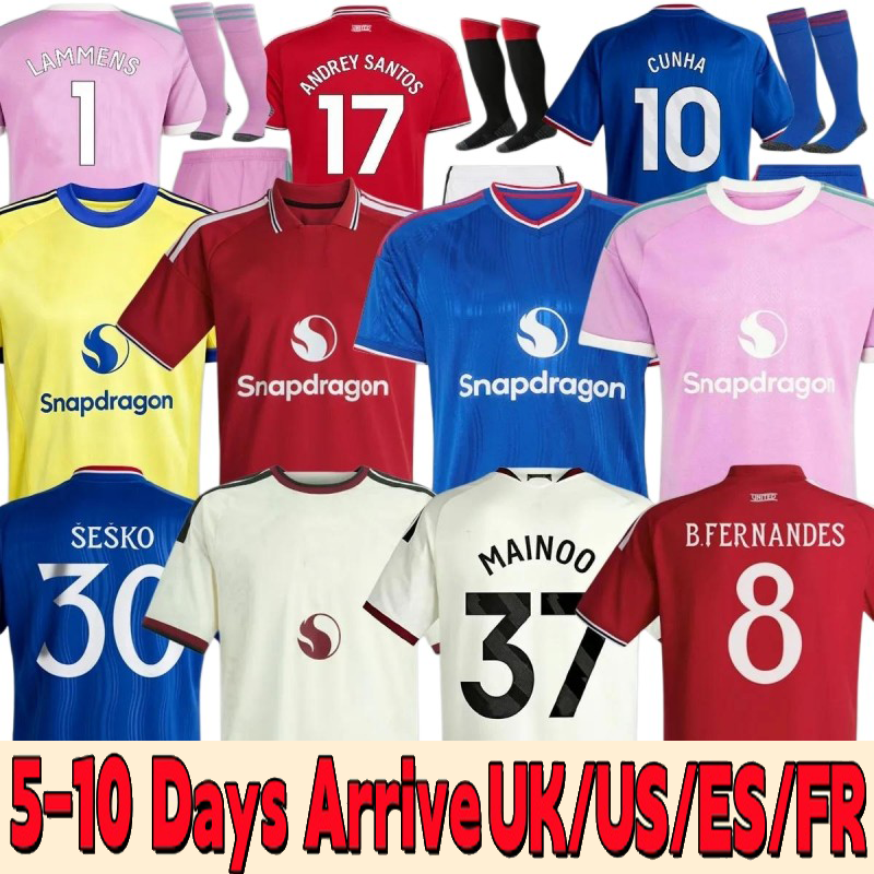 ManUniteds26 27 Maillots de football Rose Pre Match Sesko Casemiro FERNANDES Chemise de football homme Stone Roses Lifestyle MUTDES CUNHA kit enf