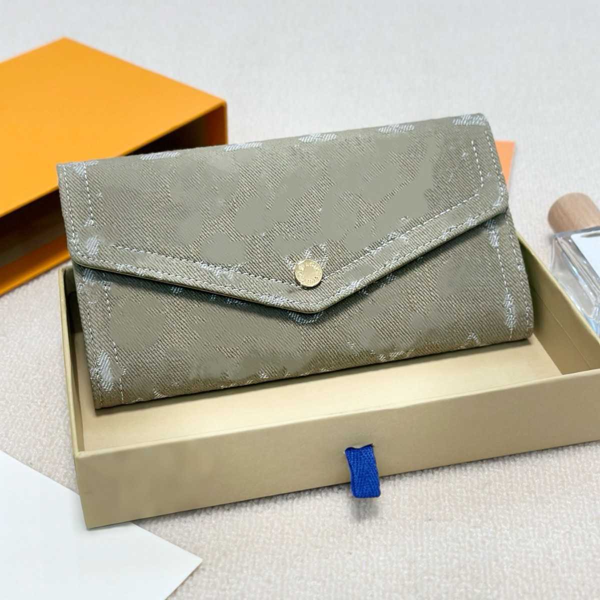 Wallets New denim wallet classic design multi-functional with multiple card slots and high aesthetic appeal