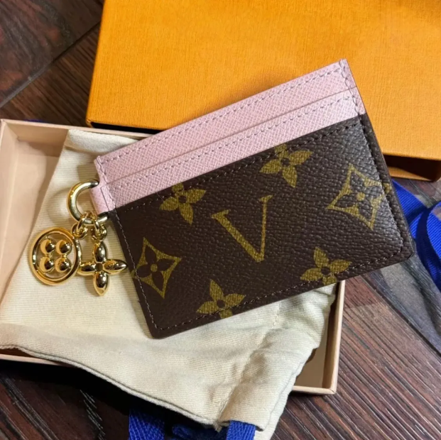 Designer Keychain Wallet Key Chain Hang Bag Charm Keyring Keychains hang Leather Designers Women Men Coin Purse Alloy Pendant Key Ring with box