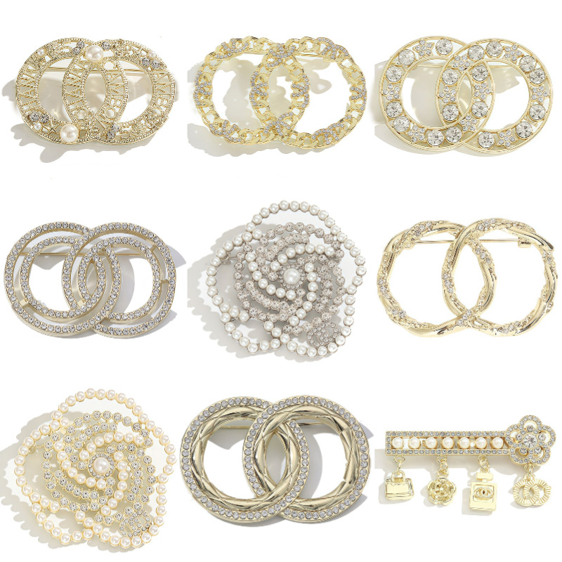 Luxury Brooches Men Womens Inlay White Crystal Pearl Classic Gold Silver Brooch Pin Suit Dress Pins for Lady Designer Jewelry Gifts