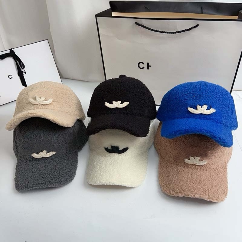 Designer Baseball Hat Autumn/Winter New Lamb Wool Baseball Cap Versatile Couple Simple Cap Outdoor Fashion Outfit Personalized