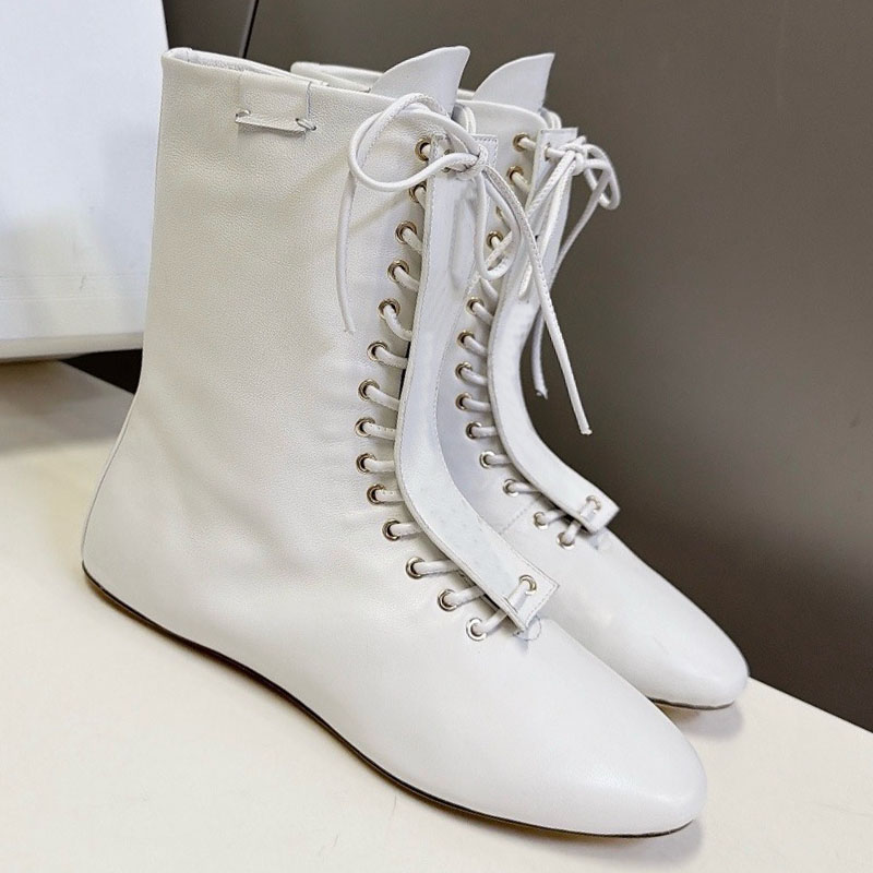 BALLET High Lace Up Boot Designer Womens White In Lambskin Flat Top Boots Outturned Lace Metal Holes Retro Square Head Style Niche Fashion Boots Top