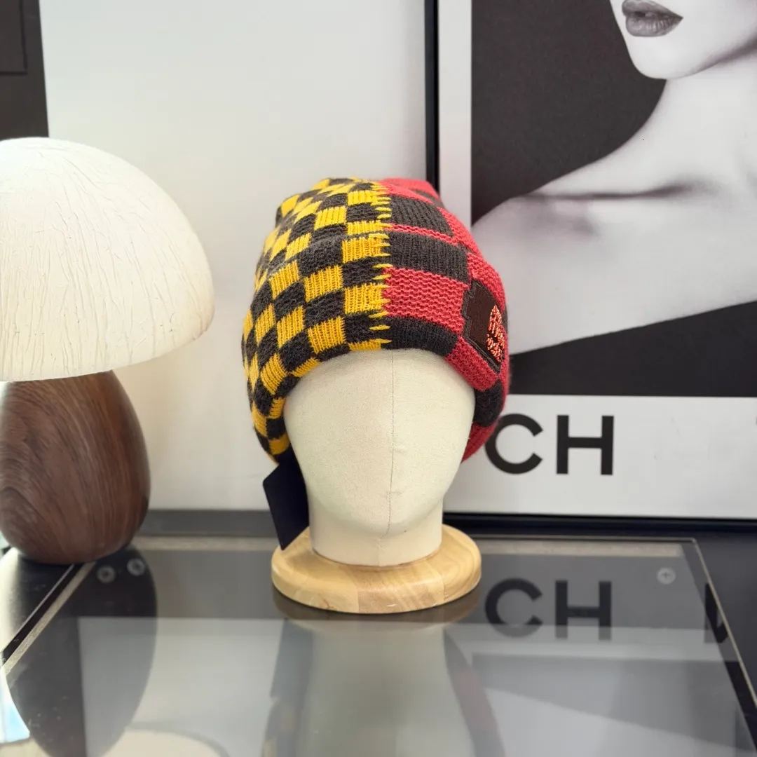 2026 Hat Designer Beanie New Wool Knitted Woolen Skull Cap Fashionable Versatile Double Sided Outdoor Warm Street Fashion Wear