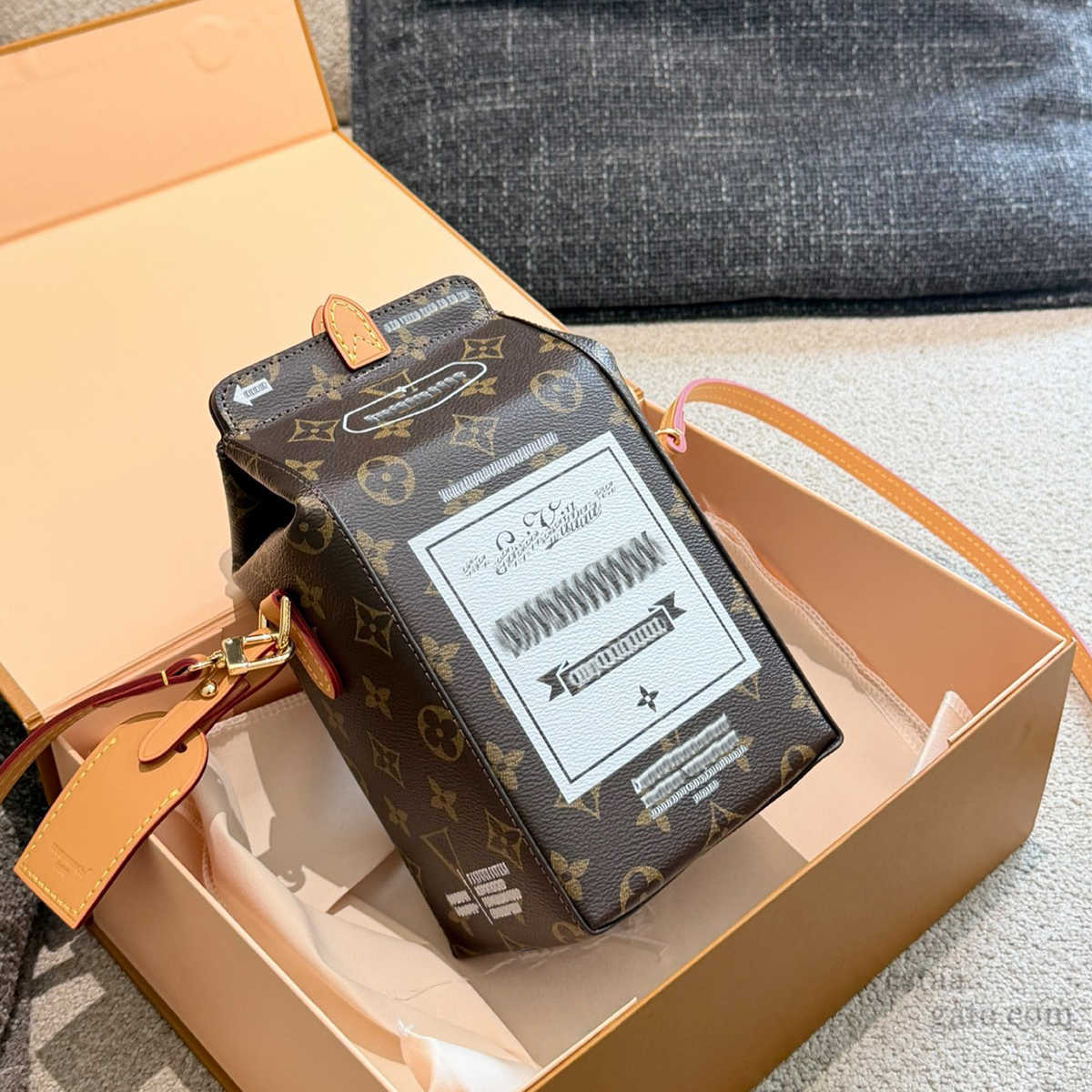 Evening Bags Designer bag Casual genuine leather shoulder bag Retro American milk carton handbag Coated canvas designer crossbody bag Latest model b