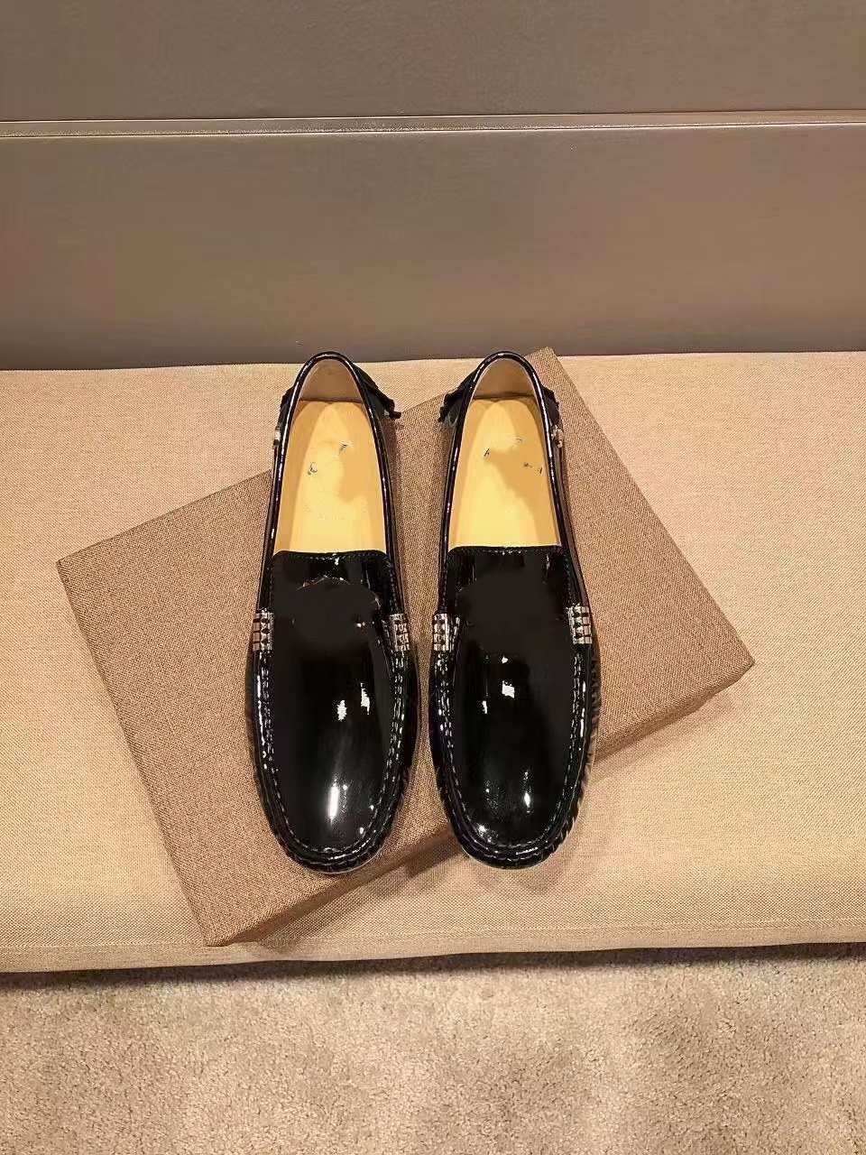 Mocassins de chaussures de conduite en cuir grainé haut de gamme, vente chaude
