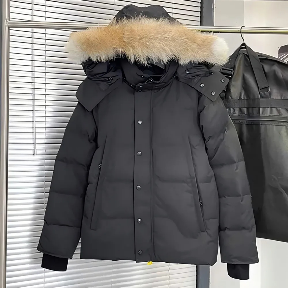 Designer Mens Winter Jacket Doudoune Jacket Wyndham Parka Homme Warm Outerwear Wolf Fur Hooded Fourrure Manteau Jacket Coat Hiver Black Badge Jacket