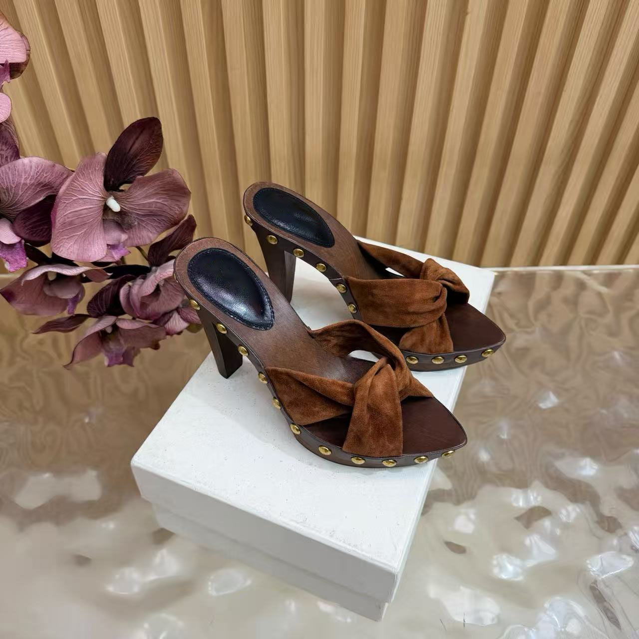 Top-quality luxury metal chain handmade wooden heel and wooden sole high-heeled sandals