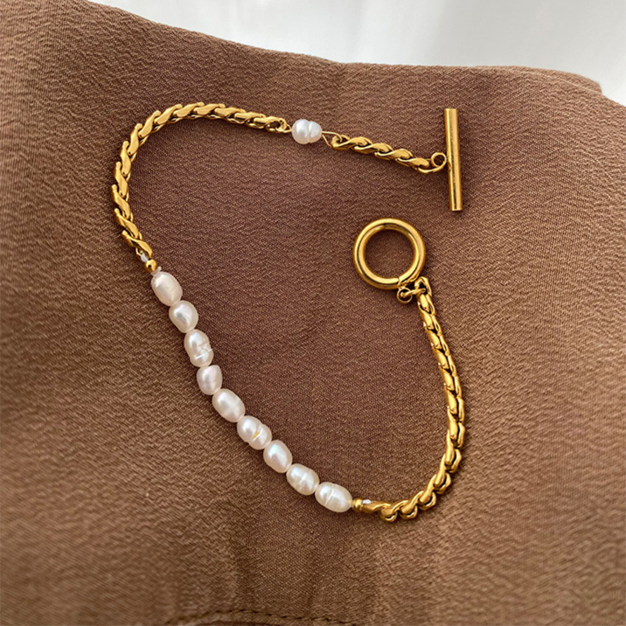 Bracelet en chaîne de perles artificielles populaire à la mode avec un design asymétrique, un fermoir OT minimaliste de niche, une sensation élég