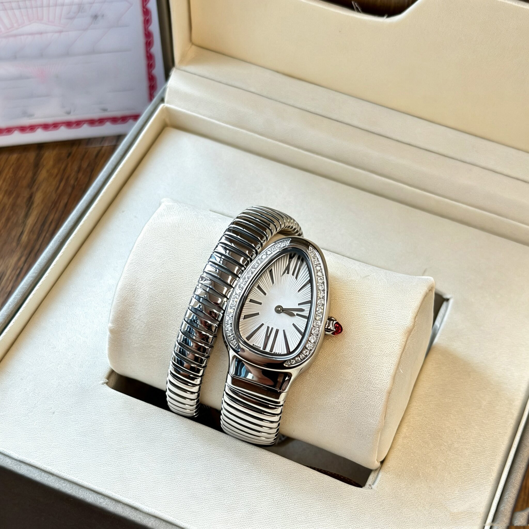 montre montre de créateur pour femmes serpent luxe AAA titane diamant acier design haute qualité montres-bracelets en métal enroulement conceptio