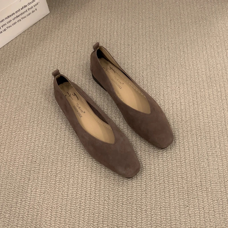 3642 Over size sexy coffee pointed toe flats ballet shoes women european slip on single loafers velvet ballerina zapatos 260917