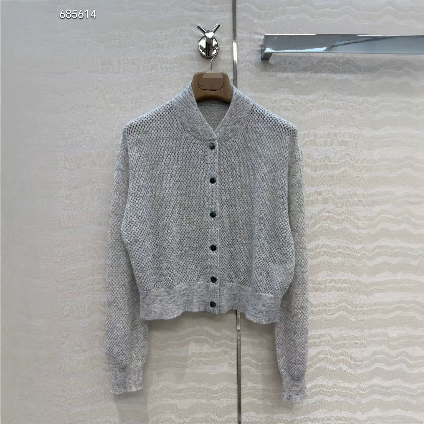 Designer Early Autumn New Style: Casual And Stylish, Unique Hollowed-Out Stand Collar Single-Breasted Cardigan, b988