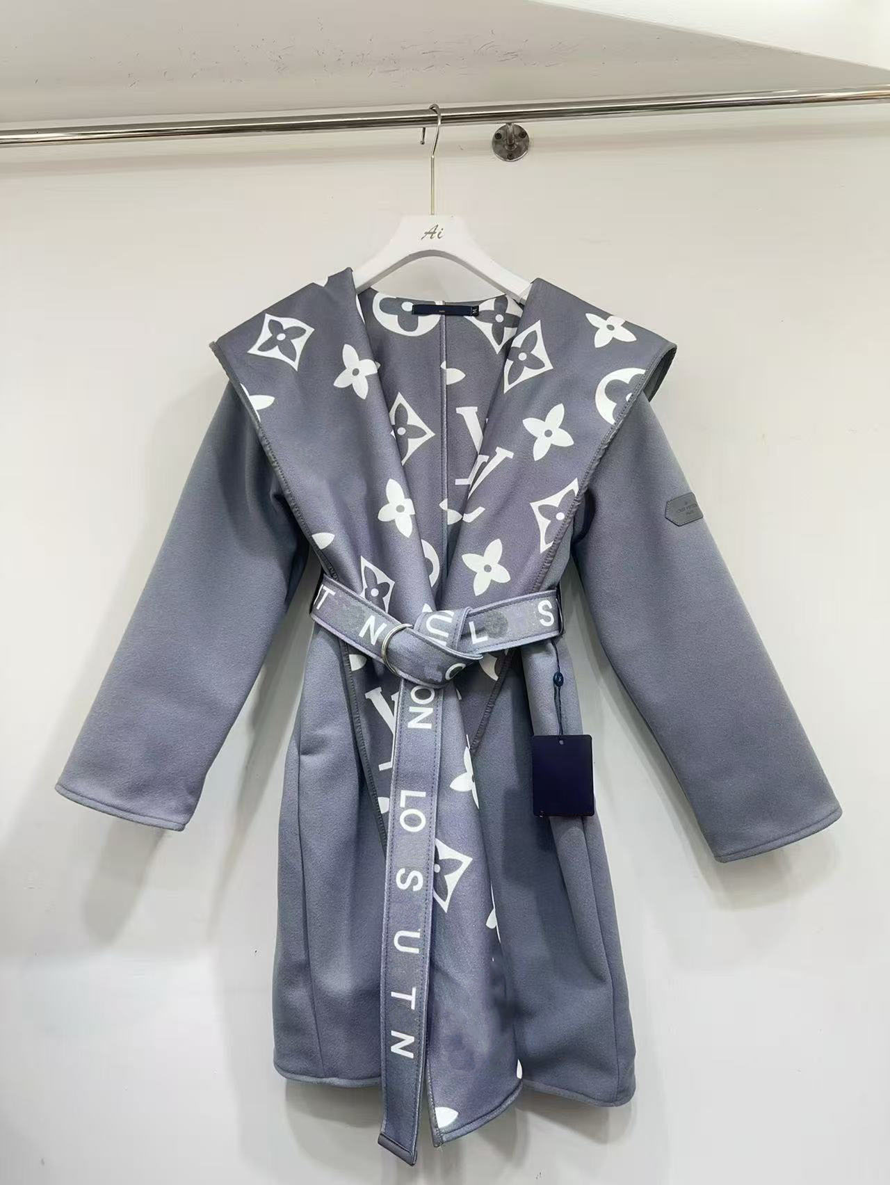 2026 High temperament cloak coat women's new double-sided hooded wool blended short woolen coat in autumn and winter 666