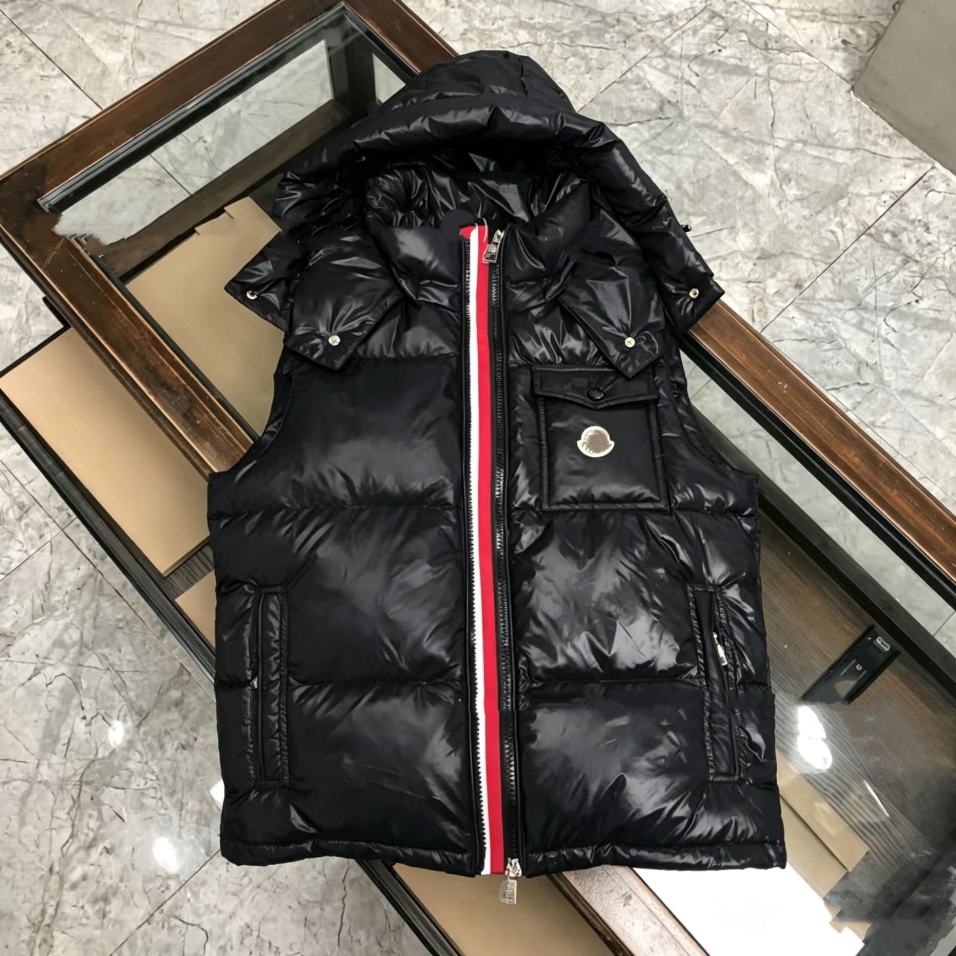 Designer Winter Men Puffer Gilet Men Down vest with Hooded Casual White Duck vests Coats Male waterproof Outdoor Zipper Windproof Warm Jackets S-XXL