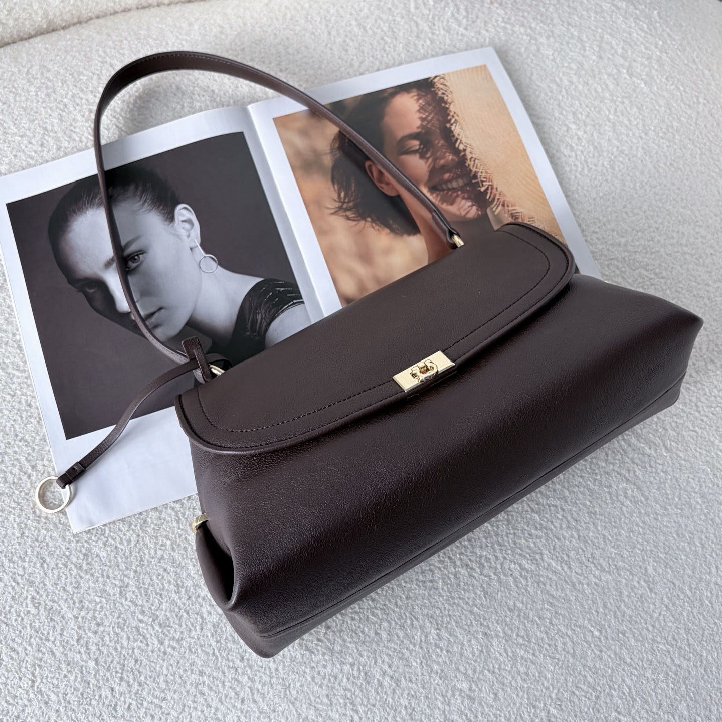 2026 New Square Shoulder Bag for Women Vintage Small Boston Bag Solid Color PU Leather Fashion Casual Large Capacity Latest Trendy Handbag