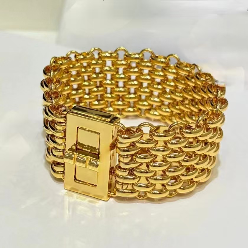 New Fashion Design Womenn Luxury Charms Bracelet High Quality Yellow Gold Plated Letters Chain Bracelets for Girls Women Nice Gift