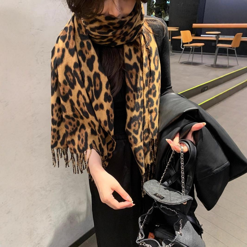Designer Scarf Imitation Cashmere Leopard Print Scarf For Women Thickened Printed Tassel Shawl High Quality Neck Warmer Large Blanket Scarves For Au