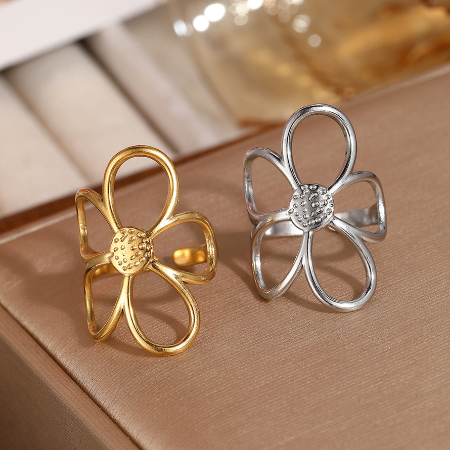 Bague à fleurs plaquée or 18 carats polyvalente de la mode européenne et américaine, bague florale personnalisée de style hip-hop exagéré pour fe