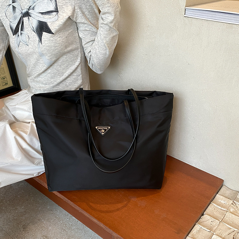 Designer bag New Tote Female College Students, Crossbody for Class, Work Commute Shoulder Nylon Cloth Bag, Cotton Padded Large Bag