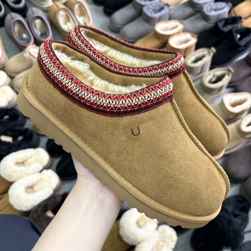 House Designer Luxury Black Fur Suede Mule Slipper Winter Moccasin Buckle Indoor Comfort Casual Womens Shoe Fashion Quality Modern Stylish Pink Whit