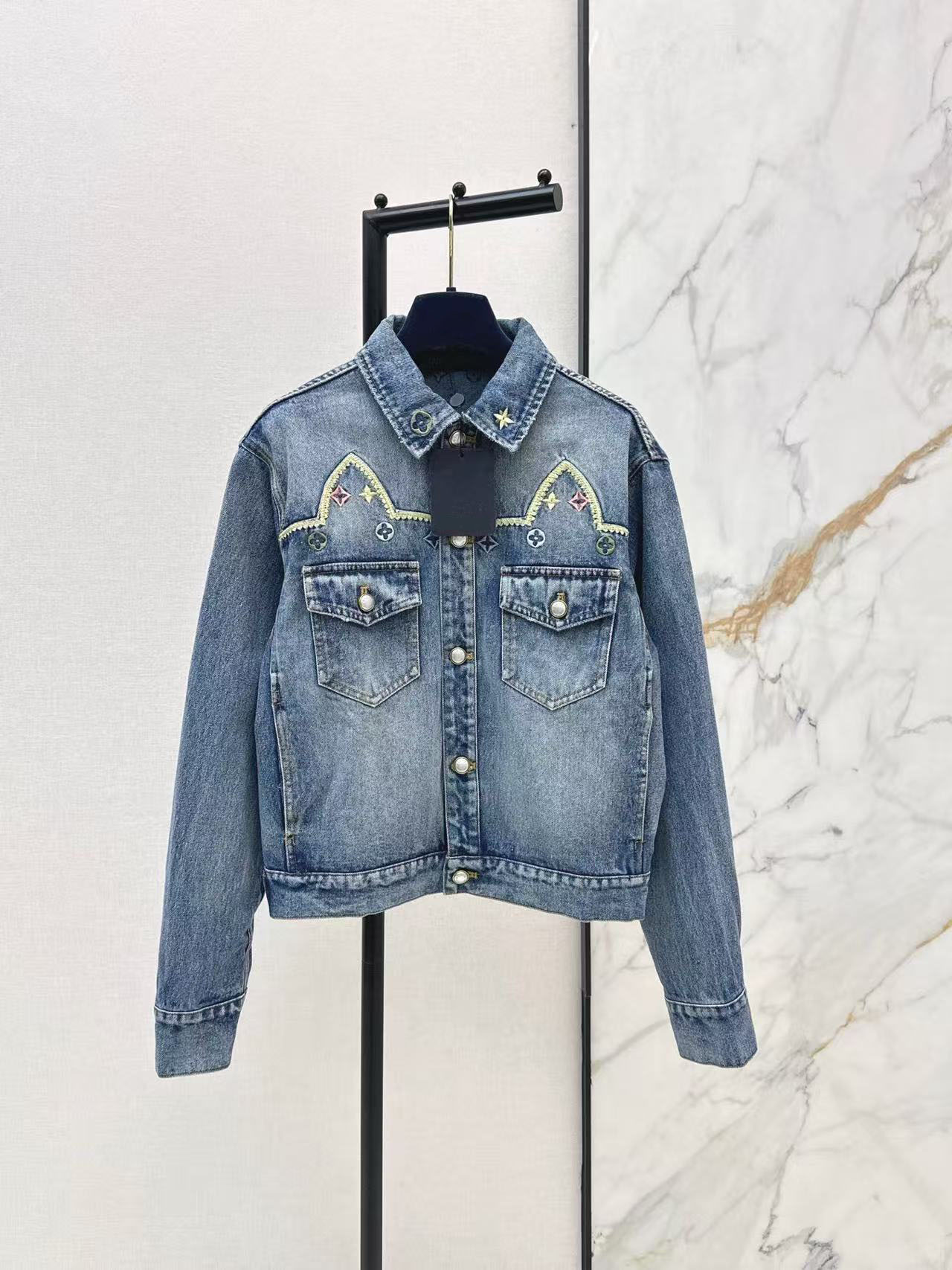 Women's Outerwear & Coats Autumn/Winter New Fashion Heavyweight 3D Flower-Decorated Collar Short Denim Jacket, Casual and Versatile Sweater Top