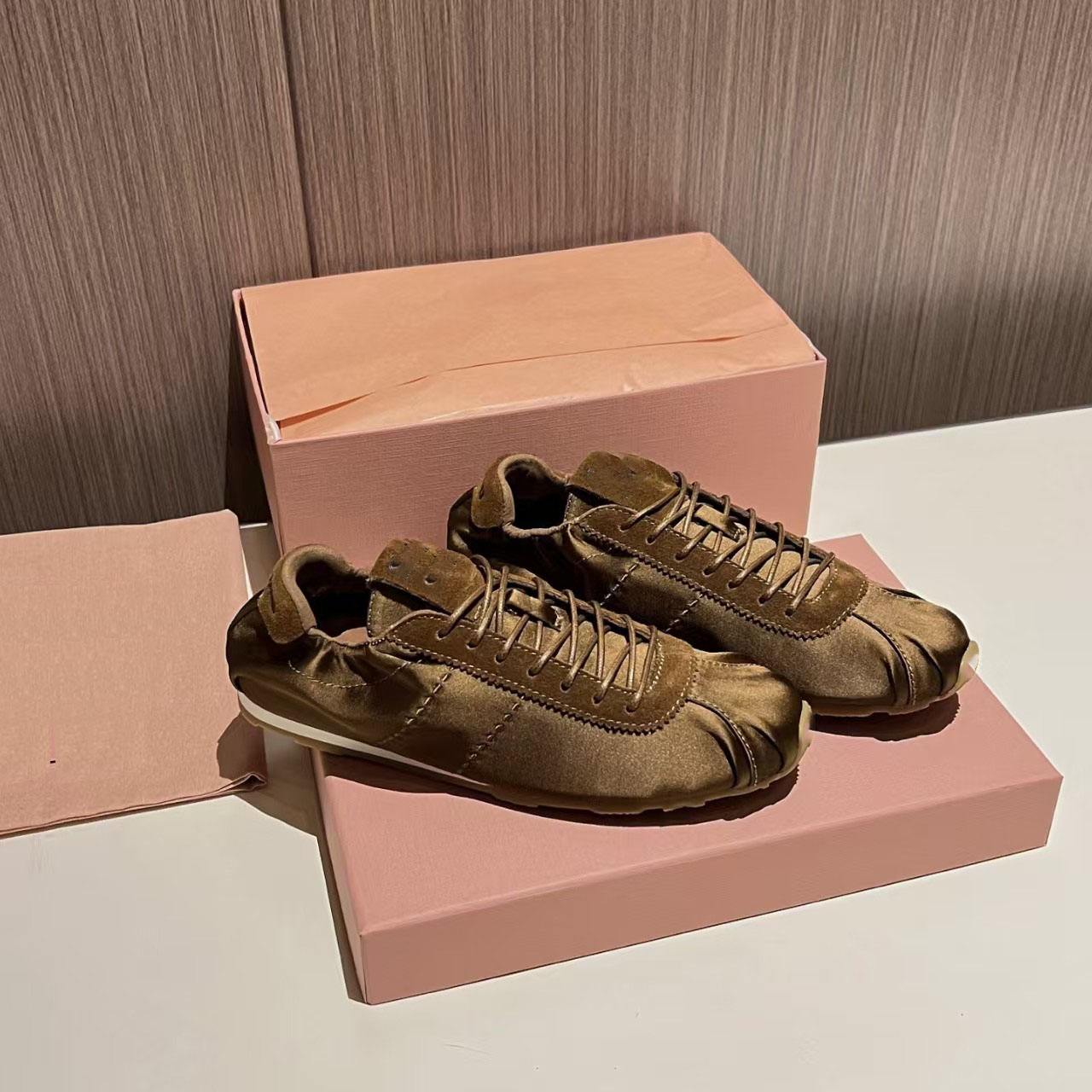 Running shoes; Women's luxury footwear; Spring casual new thin-sole leather sneakers; Designer platform sneakers; High quality