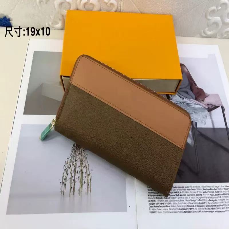 Designer multi-functional classic envelope style long-handled handbag for men and women with multiple card slots, a three-in-one wallet for credit c