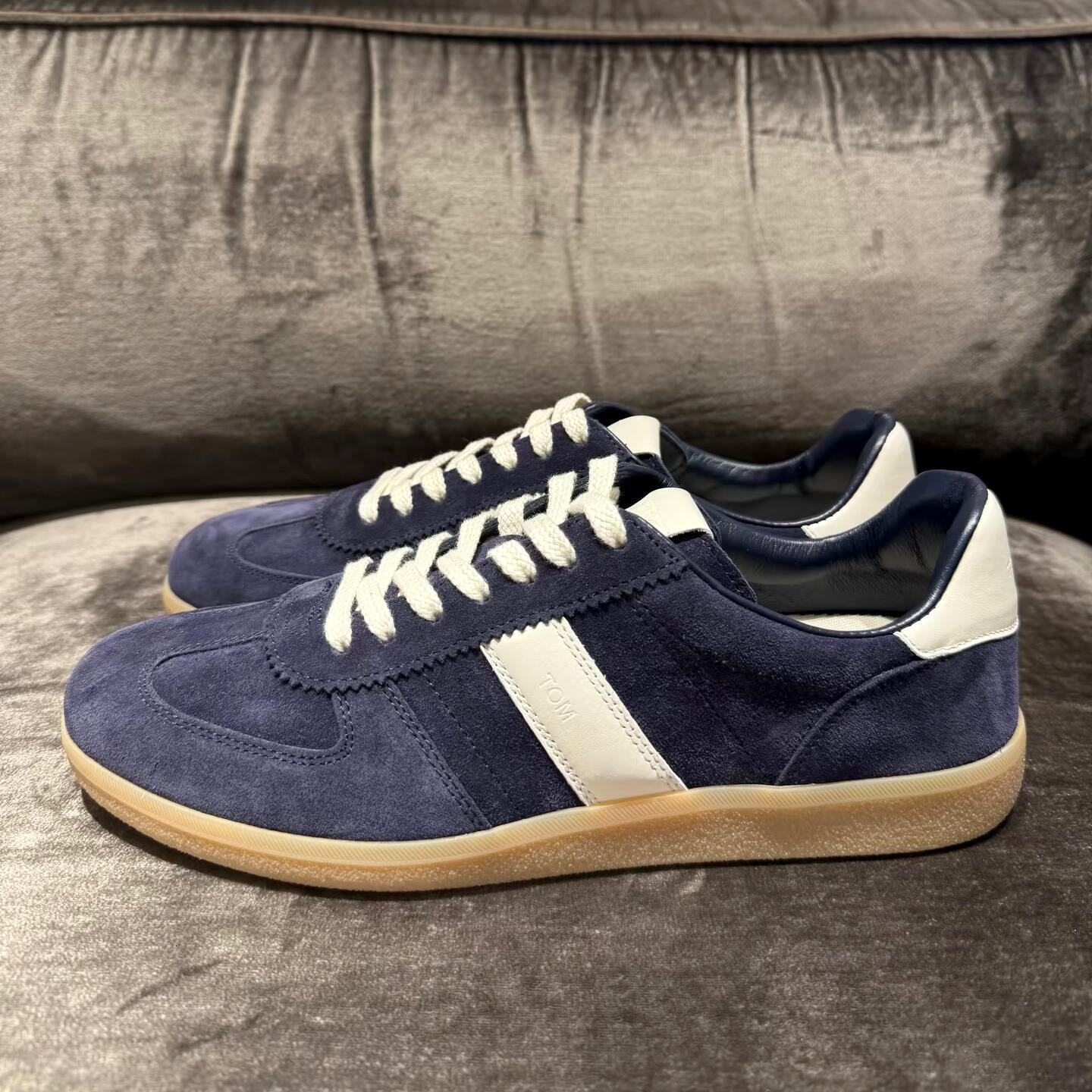 Designer comfortable run basketball Men Lace up tennis High quality Retro trainer Outdoor sneaker loafer Flat Casual Shoes travel Fords luxury Suede