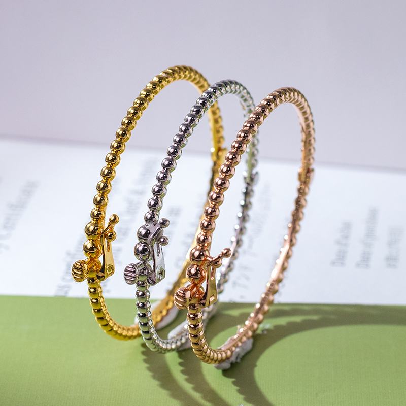 Brand Clover Bracelet Women's Designer Crafts Round Bead Bracelet High Quality Non Fading Luxury Jewelry