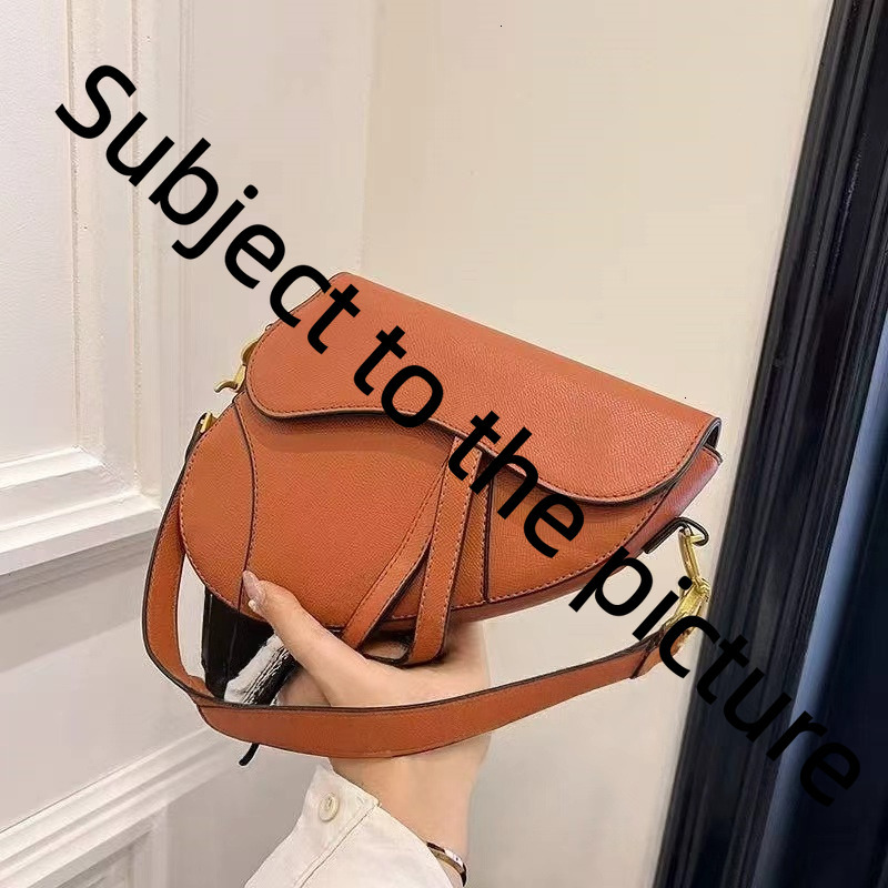 Luxury 2026 Hot Fashionable Simple Designer Underarm Versatile Style Classic Trendy Shoulder Bag for Women d50 f58