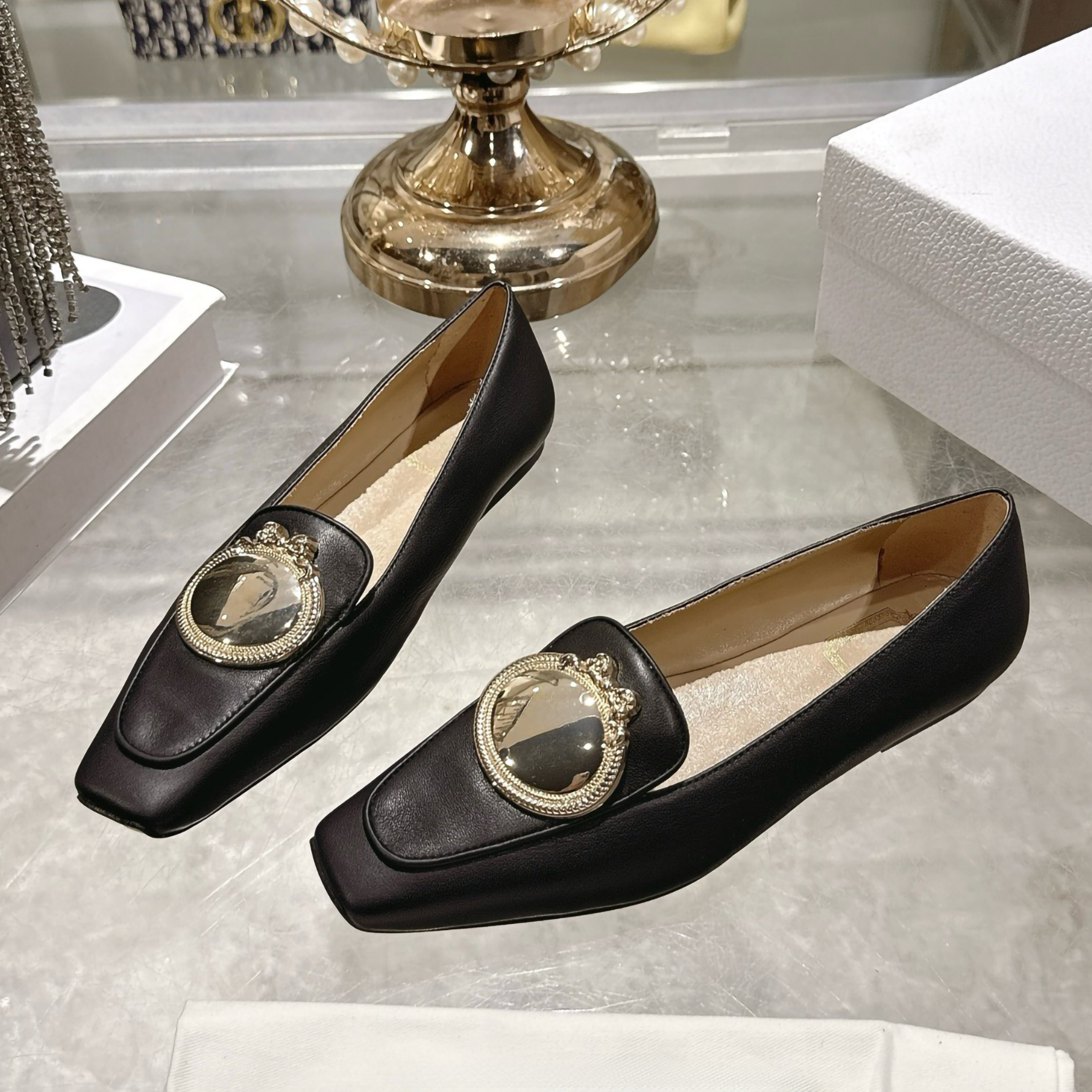 2026 Automne Nouveau Fangtou Lefu Chaussures Femmes Métal Décoratif Ensemble Pied Chaussures Plates En Cuir Plat Banlieue Simple Chaussures Quoti