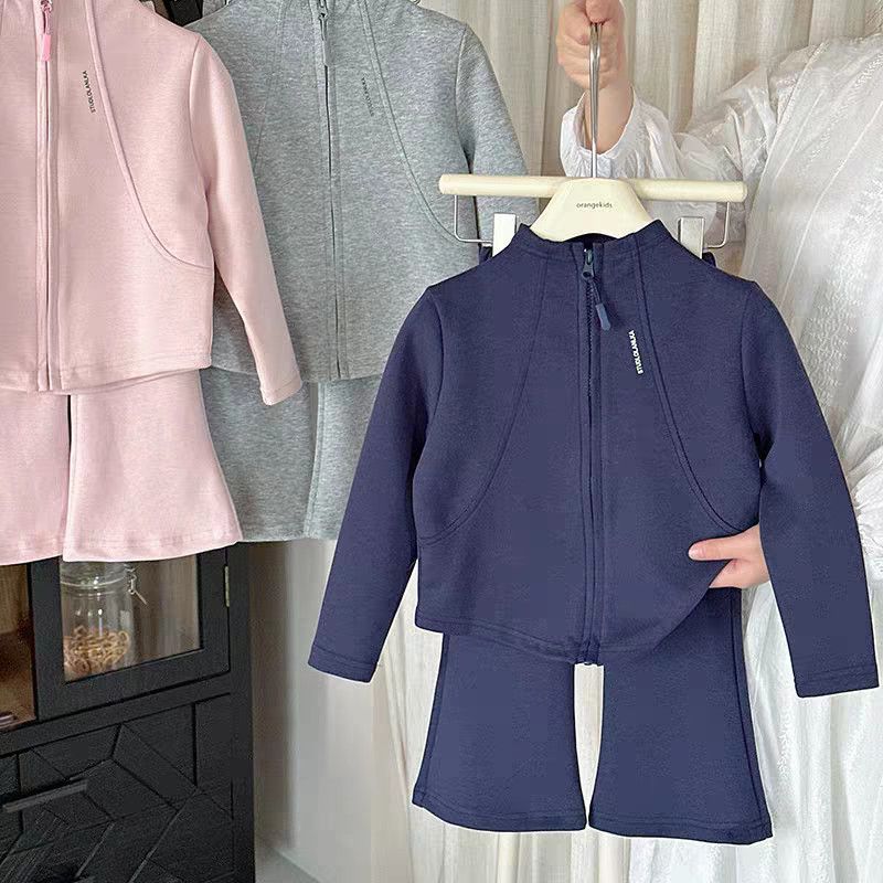 2026 hot girls' spring and autumn designer hoodie set zipper fashionable jacket flared pants baby clothing