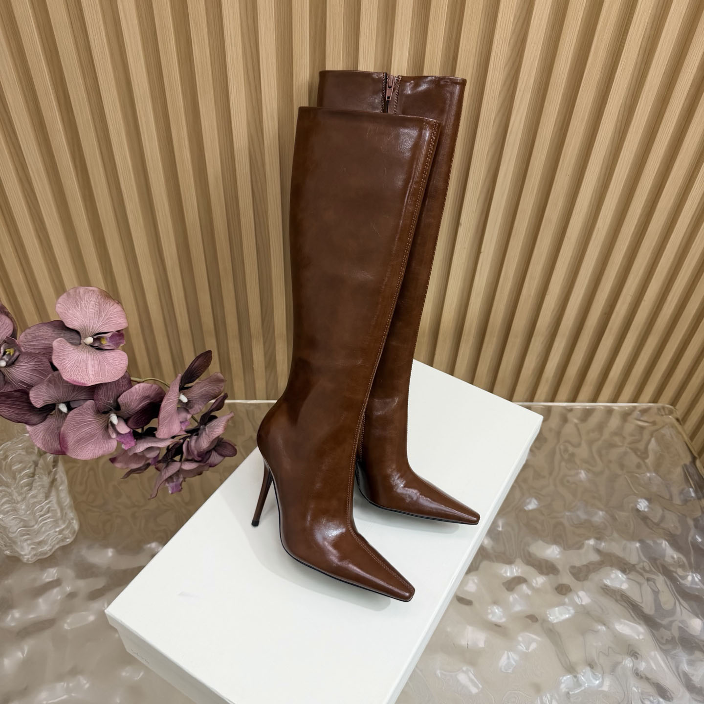 10A top-quality designer new metal-decor high heels with side zipper, pointed stiletto heels, stylish women's boots, luxury classic women'