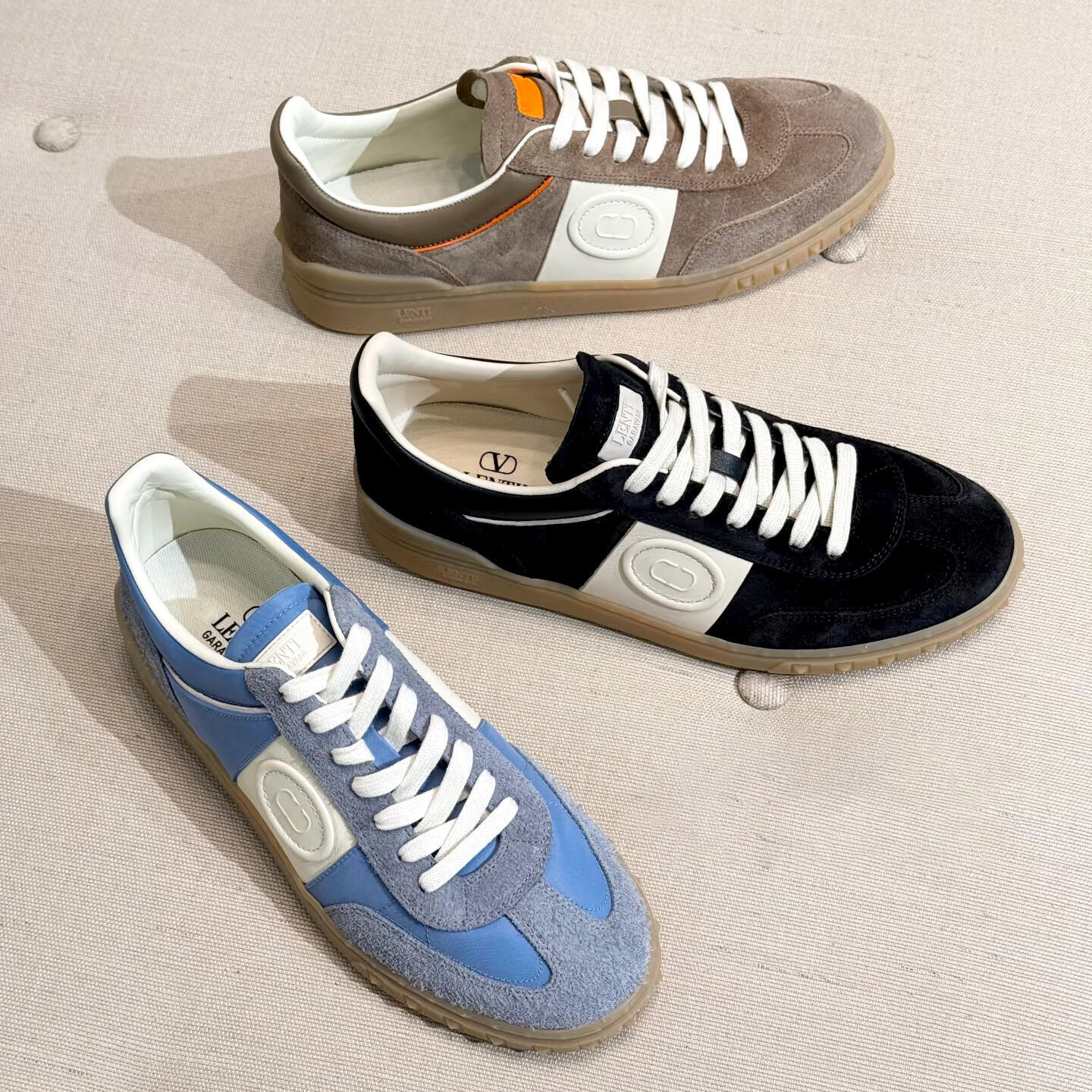 1 1 Designer sneaker run low casual shoe UPVILLAGE golf tennis luxurys Men Valentine loafers Outdoor Suede hike Vacation Flat basketball trainer moc