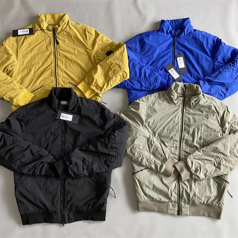 Unisex Light Padded Stand up Collar Coat, Solid Color Zip Up Windbreaker Jacket with Round Emblem Decor for Autumn Winter Outdoor Commute