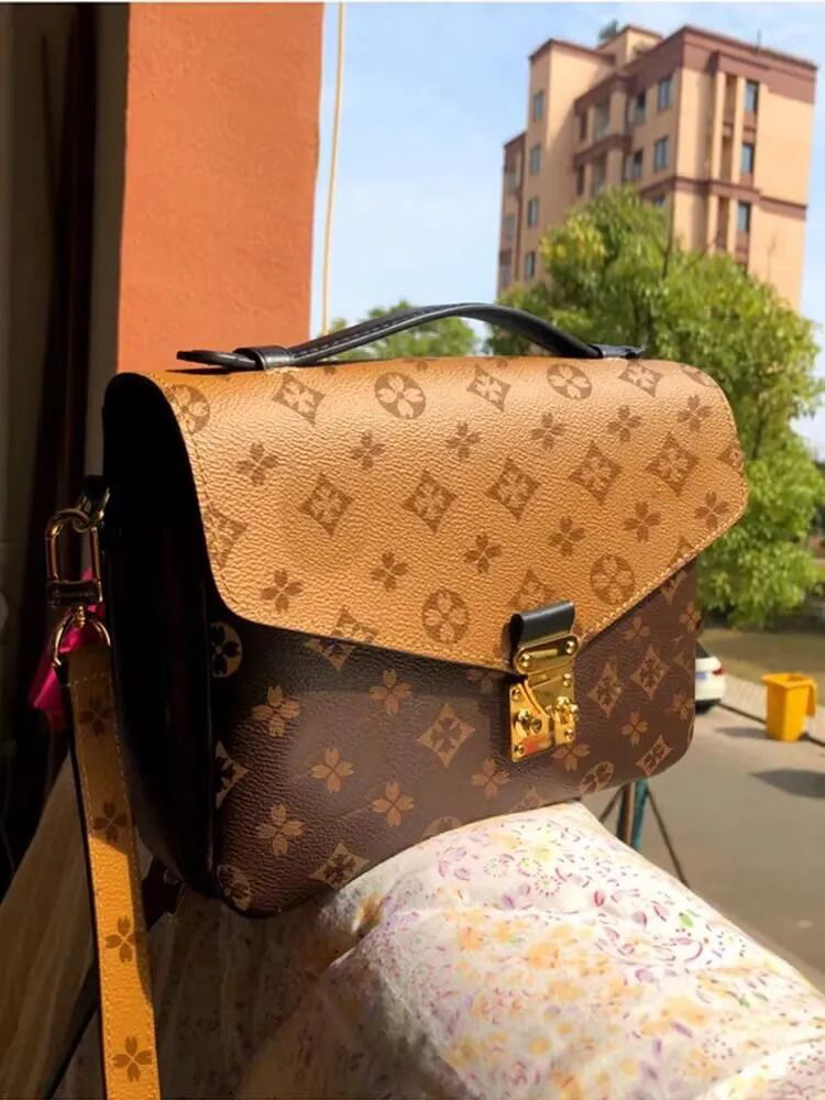 Sac de créateur Femmes Pochette Metis Reverse Monogram Satchel S-Lock Flap Monogram Slouchy Hobo Fourre-tout Sacs Slouchy Épaule Shopper Grande C