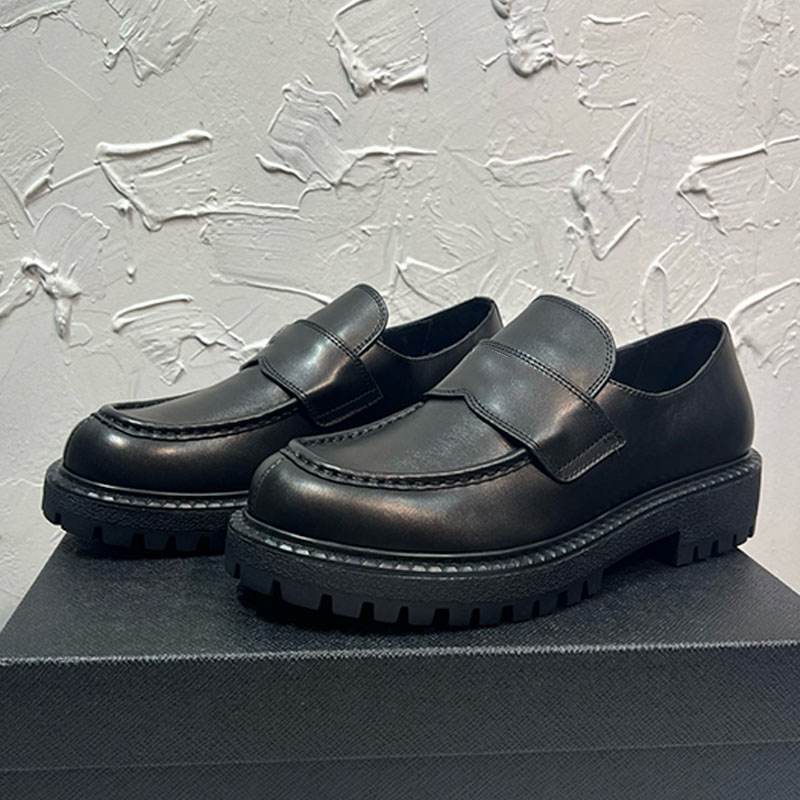 Classic elegance Smart casual Leather loafers 2DE15 Daily commute black Soft leather loafers Iconic shoe upper decoration Mens leather Business shoe