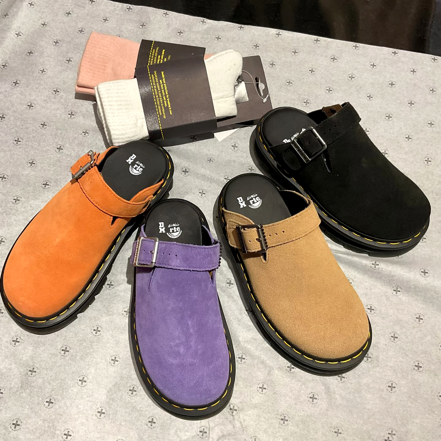 Platform Half slipper Mule men women tazz Brand DrsMartens 1 1 Designer Laketen Bronx Mules Velcro sandal Suede Martin Sports shoes Zebzag luxurys H