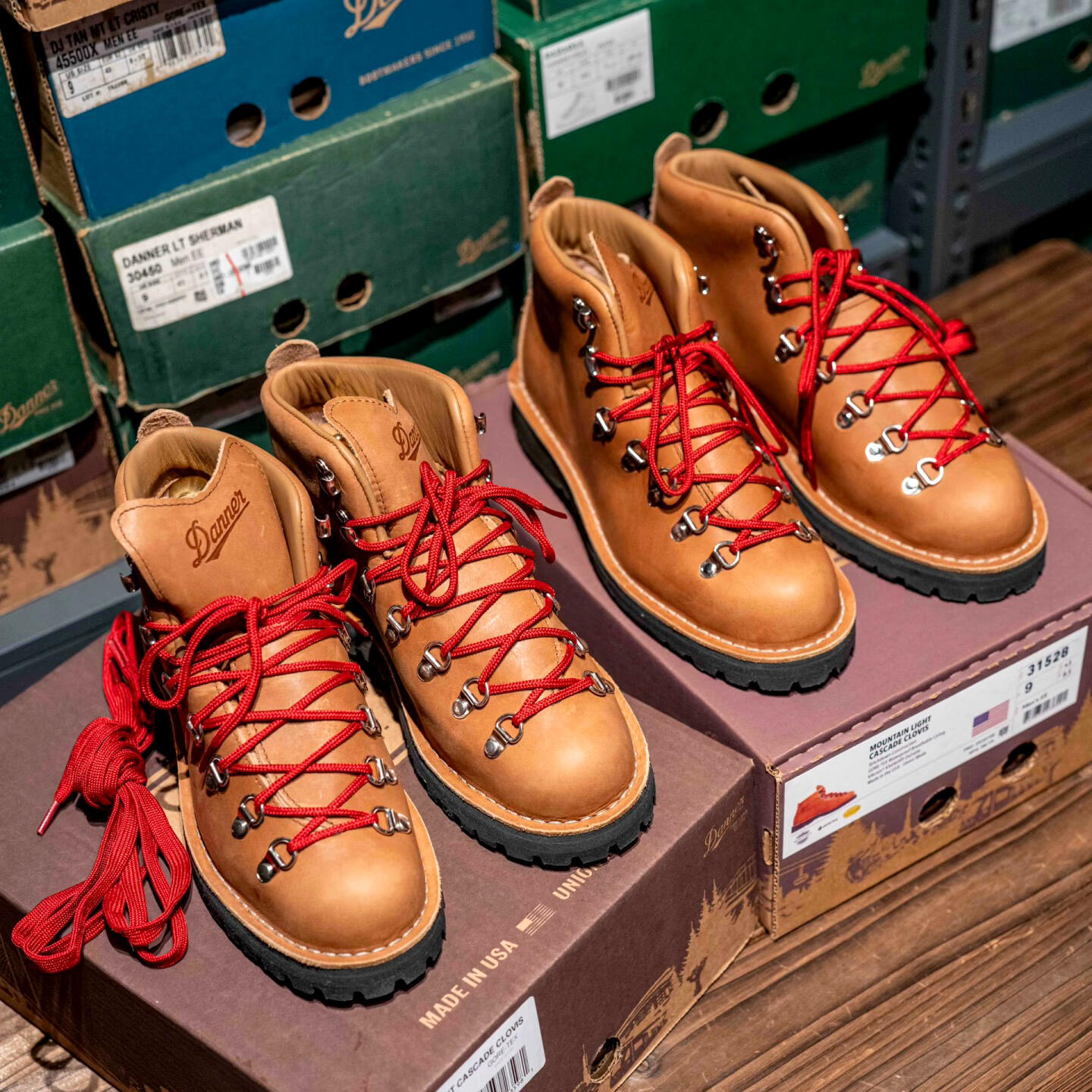Designer Snow Boots Ankle Men Motorcycle hike sneaker Vintage Martin Danners Mountain Light luxury booties Outdoor Casual shoe Suede Kenton Knight b