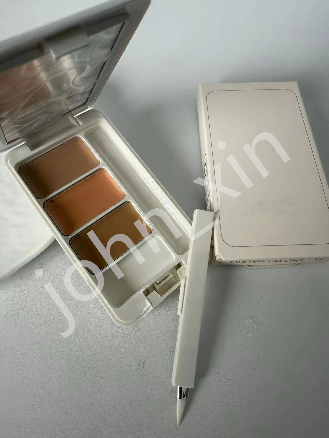 High quality cosmetics brand make up tricolor concealer palette with mirror waterproof 4.5g
