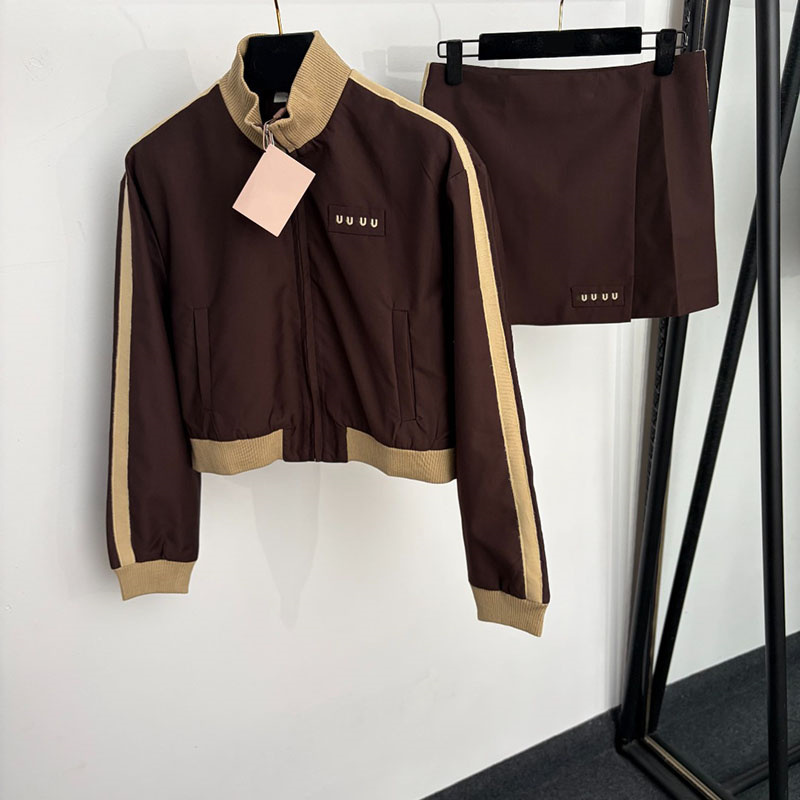 Luxury Contrast Color Crop Jacket Mini Skirt Outfit For Women Designer Embroidered Stand Collar Coat Slim Fit Skirt Set Maillard Style Short Skirt S