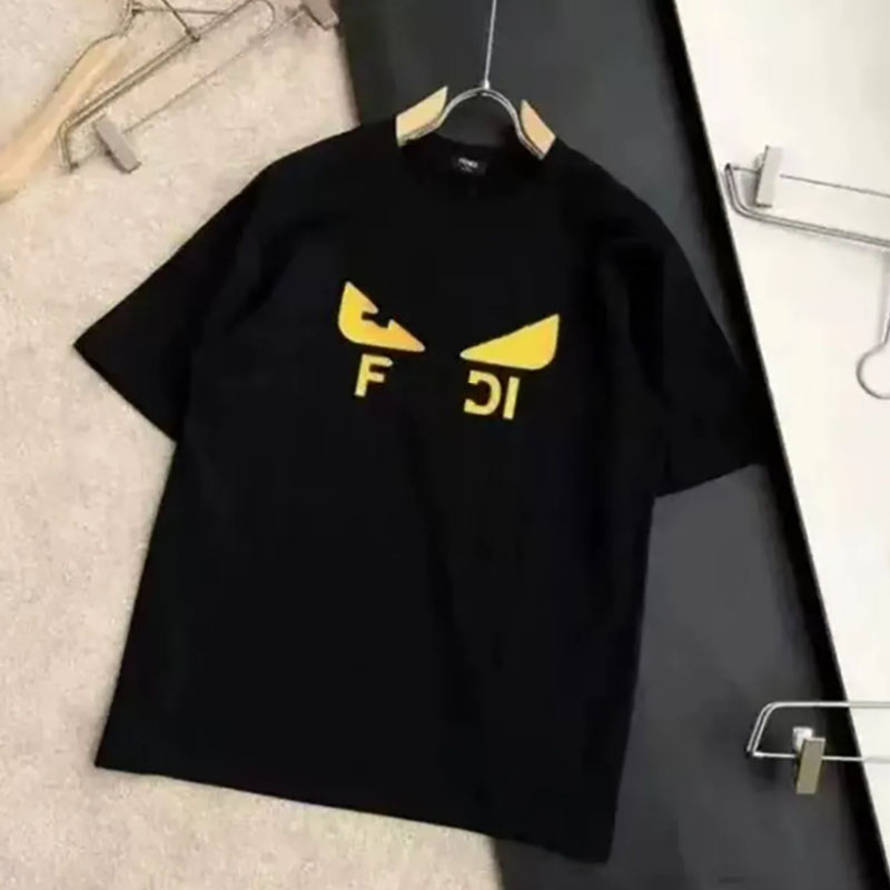 2026 Summer Men Women Designers T Shirts Loose Oversize Tees Apparel Fashion Tops Mans Casual Chest Letter Shirt Street Shorts Sleeve Clothes Mens T