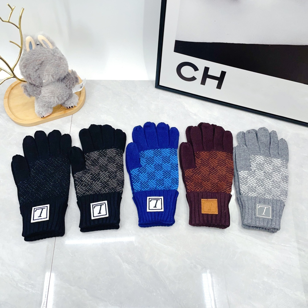 2026 Men's Designer Classic Letter cologne Grid Five Finger Gloves Autumn And Winter Women's Warm Couple Fashion Matching perfume Daily We