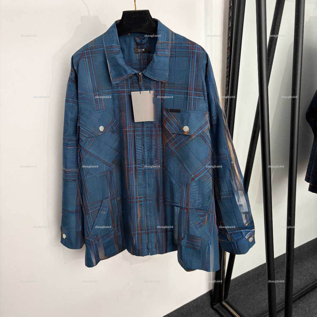 Fashion women designer clothes Women's collar plaid zipper jacket with loose multiple pockets Lightweight casual top Retro plaid shirt jacket A