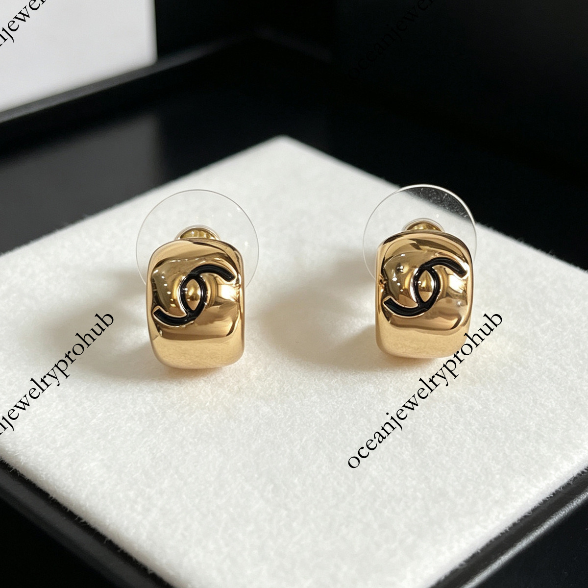 Designer Jewelry Channel Earrings models of two color semi arc shaped earrings fashionable light classic versatile everyday wear for women