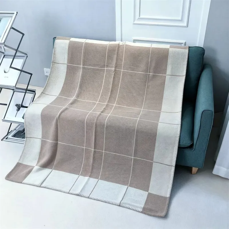 Designer Blanket Cashmere Soft Wool Scarf Shawl Portable Warm Plaid Sofa Bed Fleece Knitted Throw h Blankets Letter Luxury Woven Wool Travel Home De